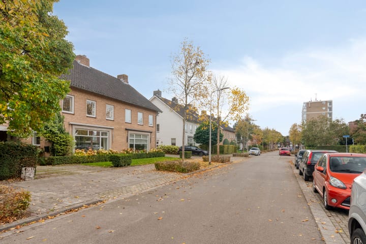 Photo 2 of Burgemeester Vissersstraat 22