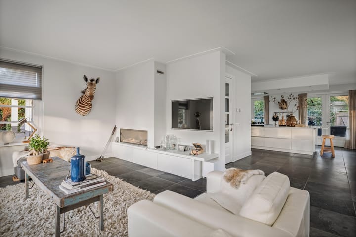 Photo 8 of Burg. Arriënsweg 5