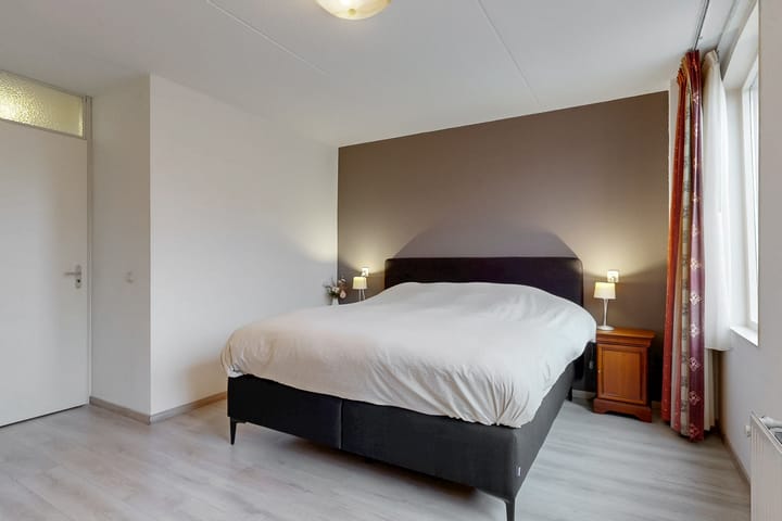 Foto 12 van Robert Stolzhof 83