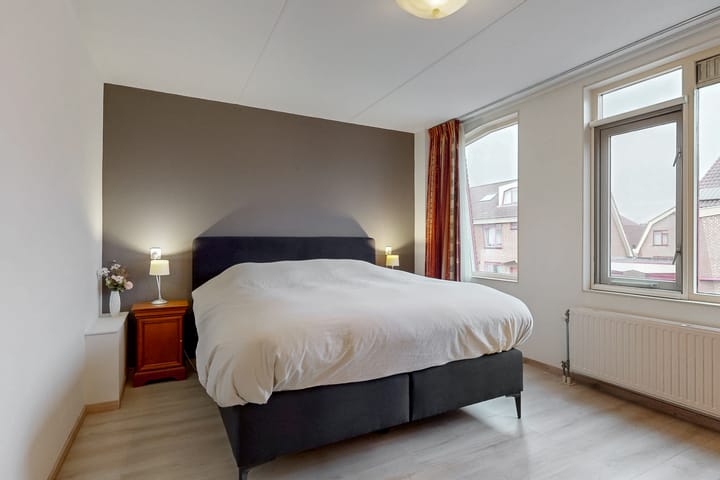 Foto 13 van Robert Stolzhof 83