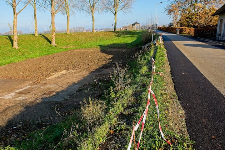 Photo 3 of Waalbandijk