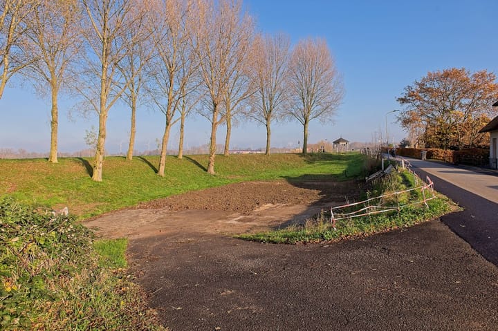 Photo 8 of Waalbandijk