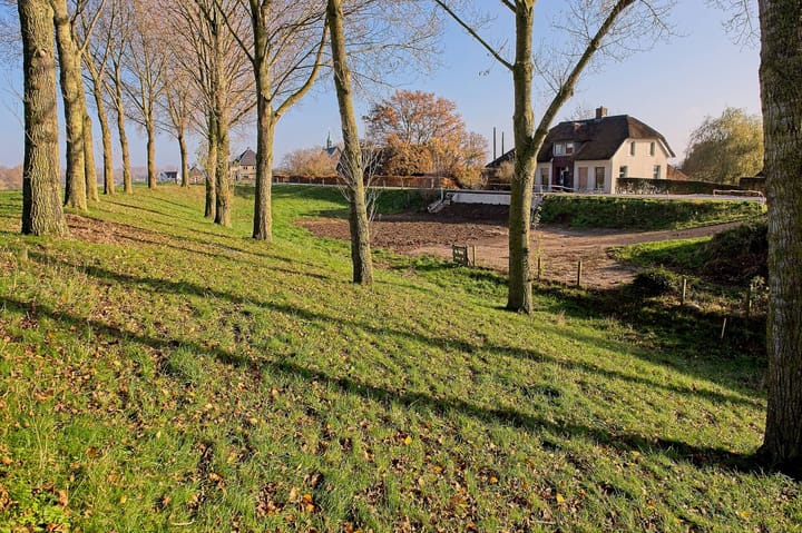 Photo 11 of Waalbandijk