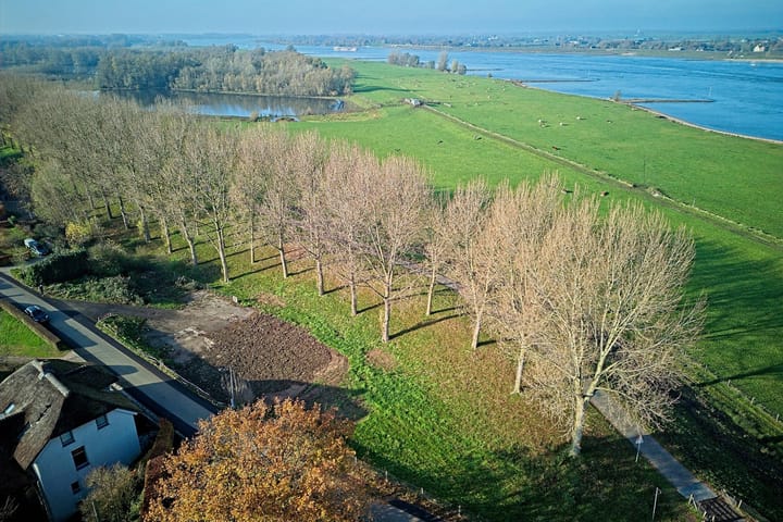 Photo 19 of Waalbandijk