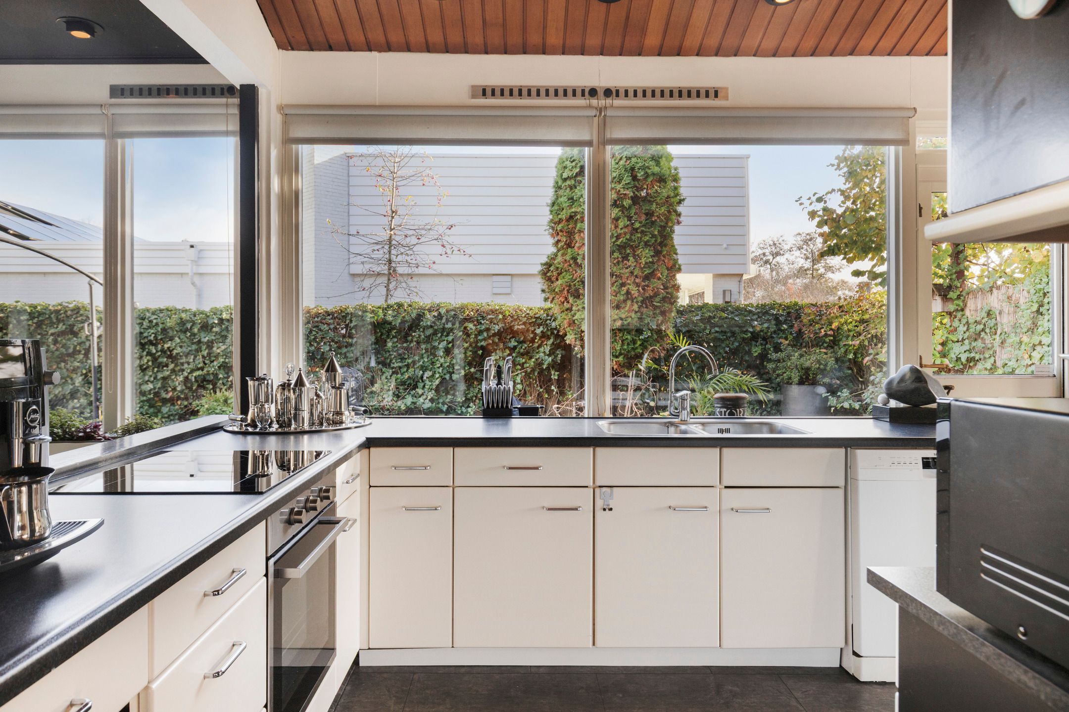 Foto 21 van Van der Duyn van Maasdamlaan 10