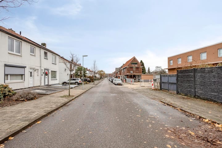 Foto 35 van Montfortstraat 55