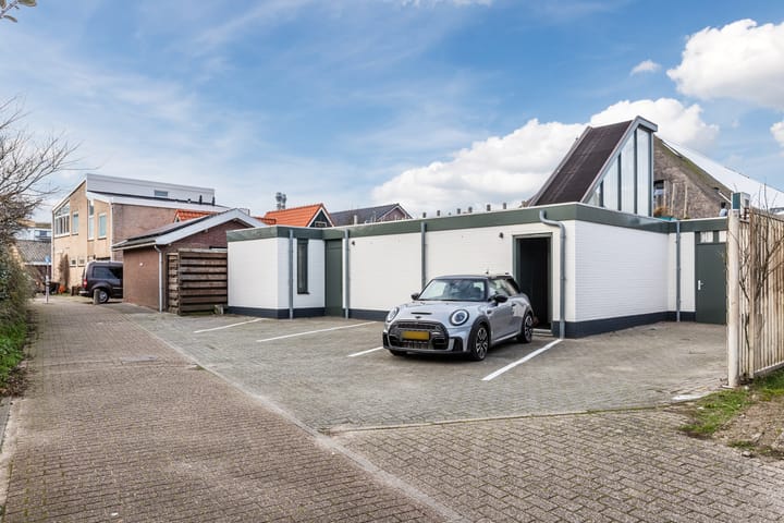 Foto 4 van Dorpsplein 16-C