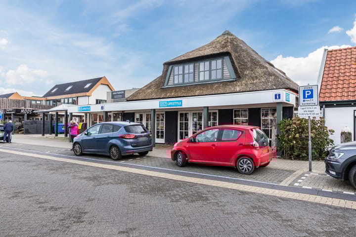 Foto 3 van Dorpsplein 16-C