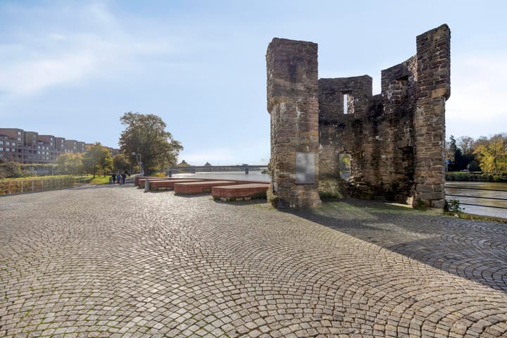 Photo 45 of Sphinxlunet 52-A