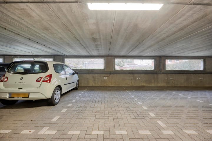 Photo 38 of Sphinxlunet 52-A