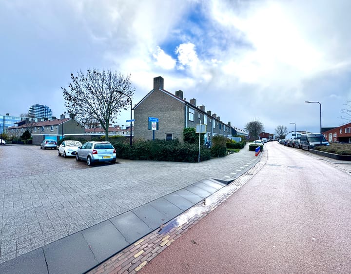 Photo 17 of Maerten van Heemskerckstraat 157-A