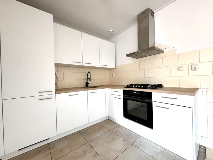 Photo 6 of Maerten van Heemskerckstraat 157-A