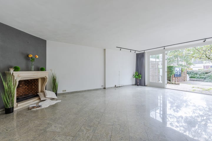 Photo 3 of Roerdompstraat 33