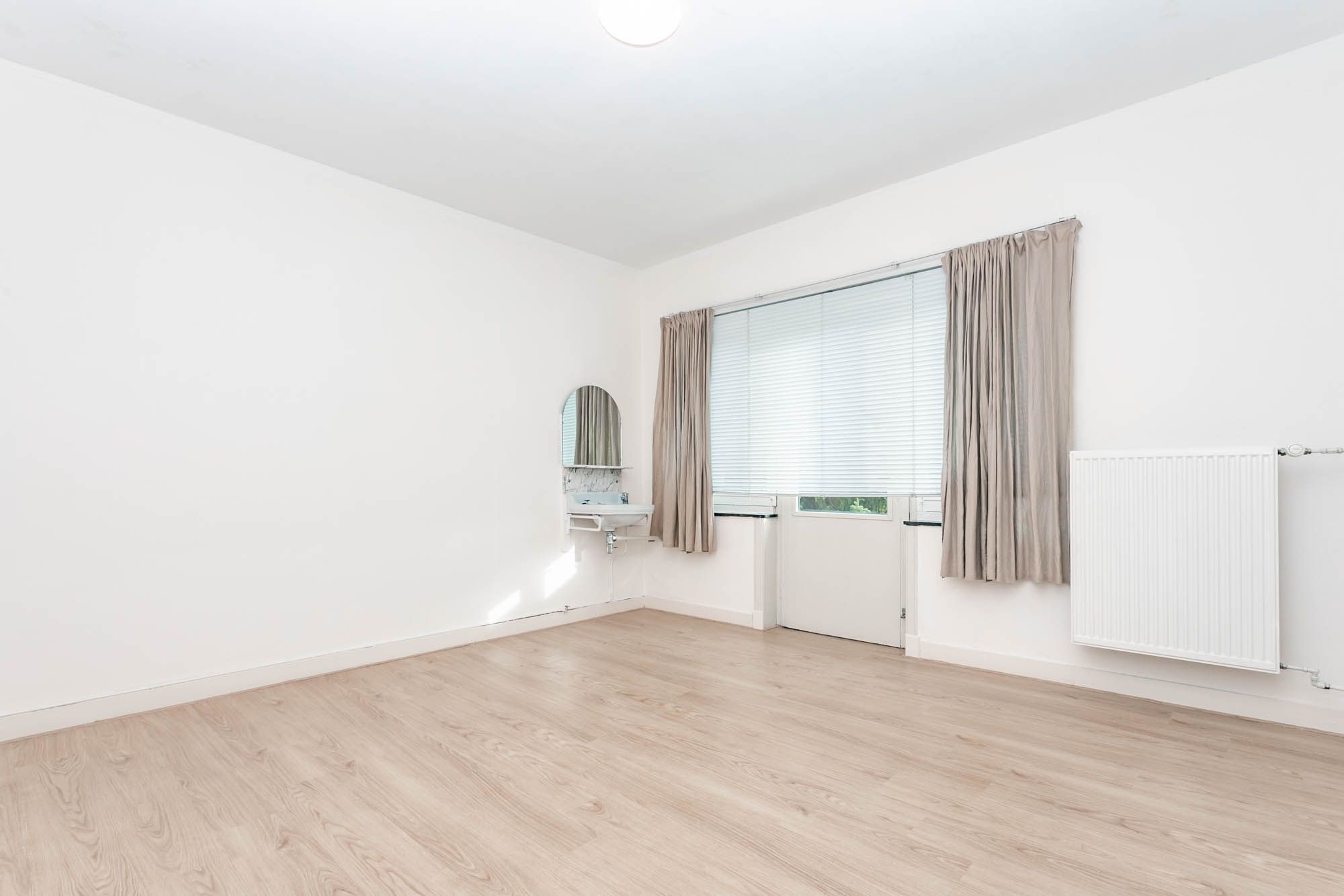 Foto 24 van Aalbekerweg 15