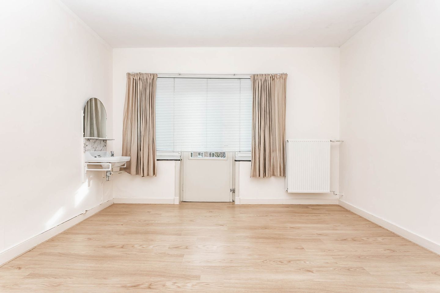 Foto 25 van Aalbekerweg 15