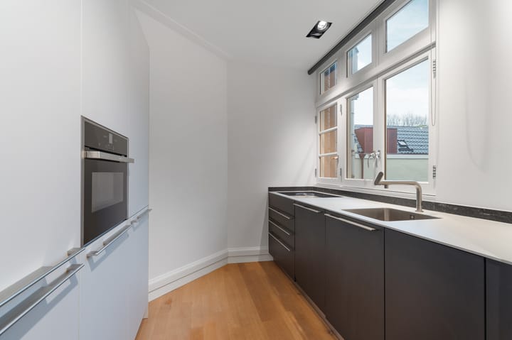 Photo 10 of Vijzelstraat 26-3