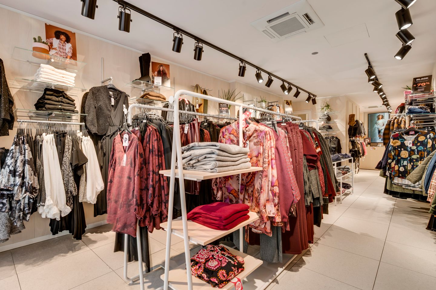 Bekijk foto 5 van Varkensmarkt 2