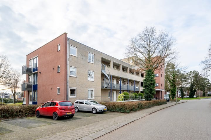 Foto 3 van Bernstein 76