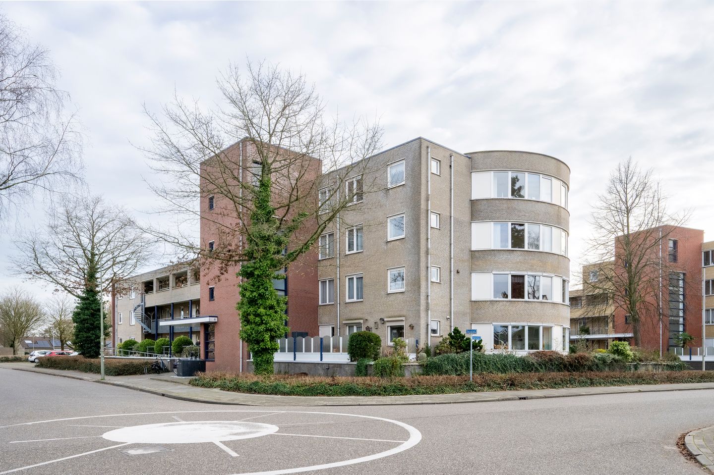 Foto 4 van Bernstein 76