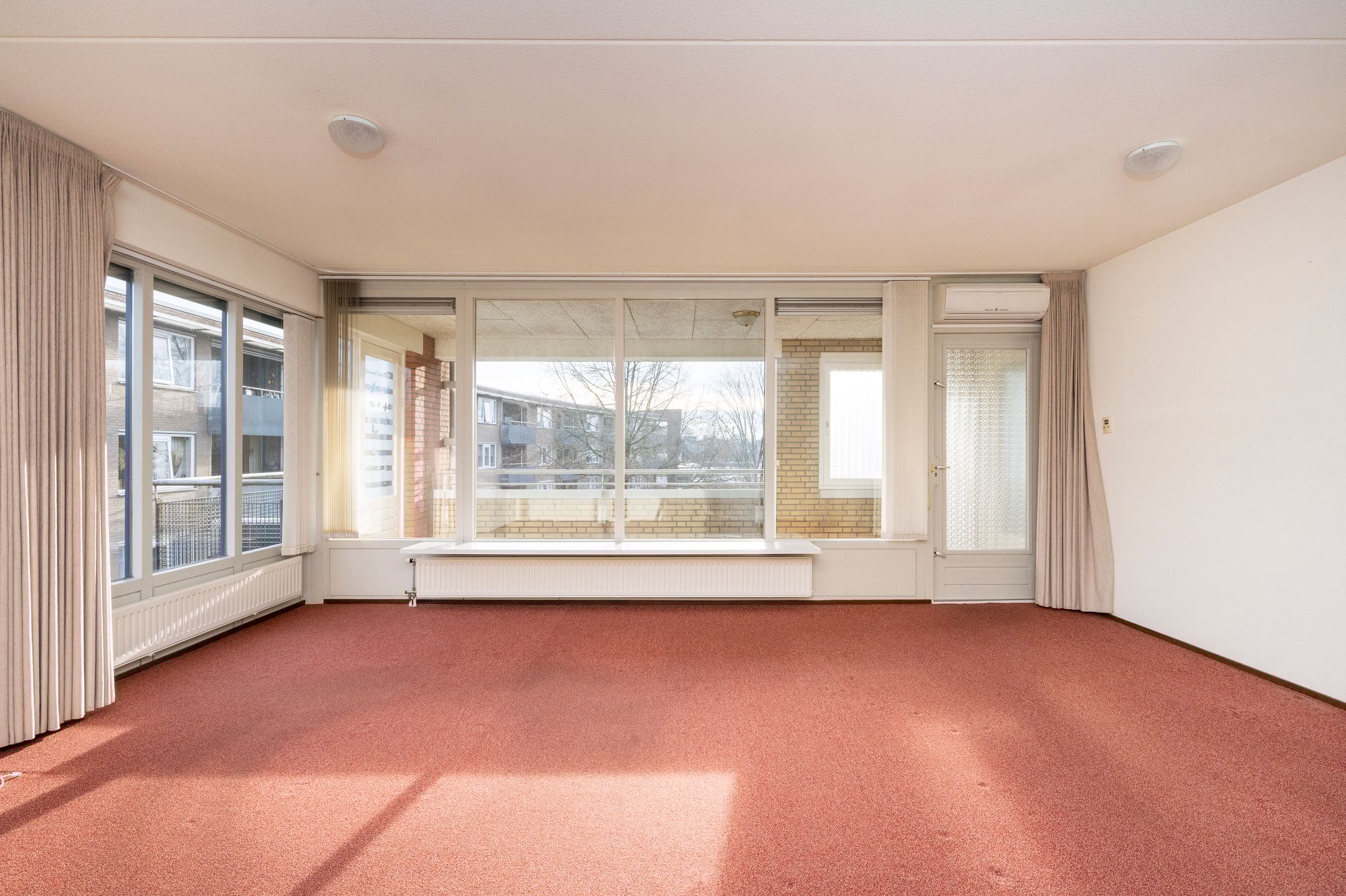 Foto 6 van Bernstein 76