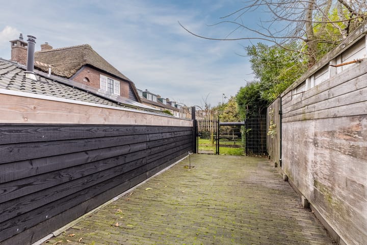 Foto 65 van Warmoezierslaan 32