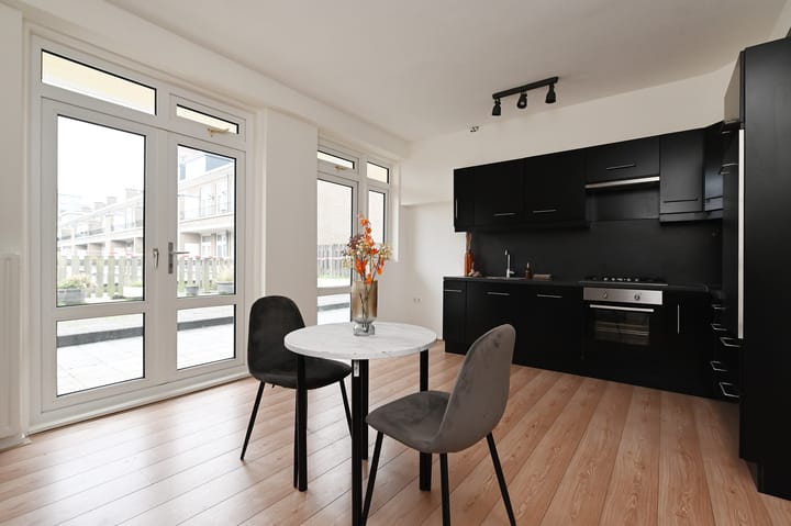 Photo 21 of Theresiastraat 79-A