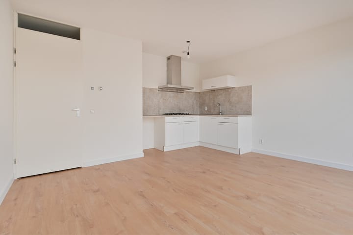 Photo 3 of Ambachtsgaarde 210