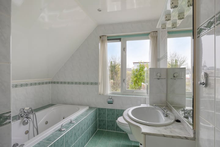 Photo 14 of Noordeinde 16-A