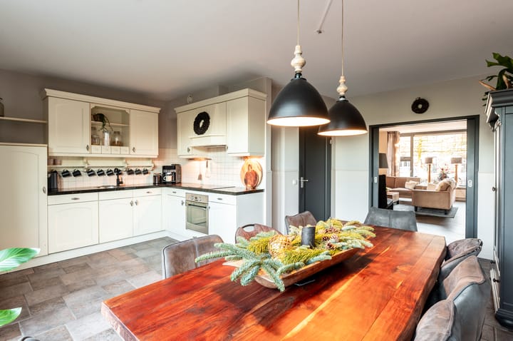 Photo 15 of Dokter Bruinsweg 18