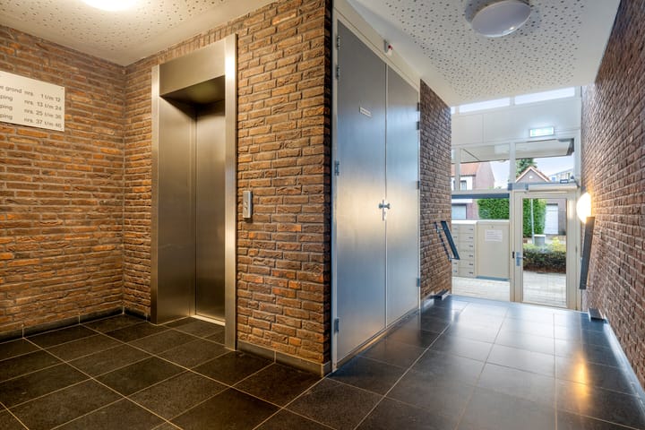 Foto 5 van Haageinderhof 9