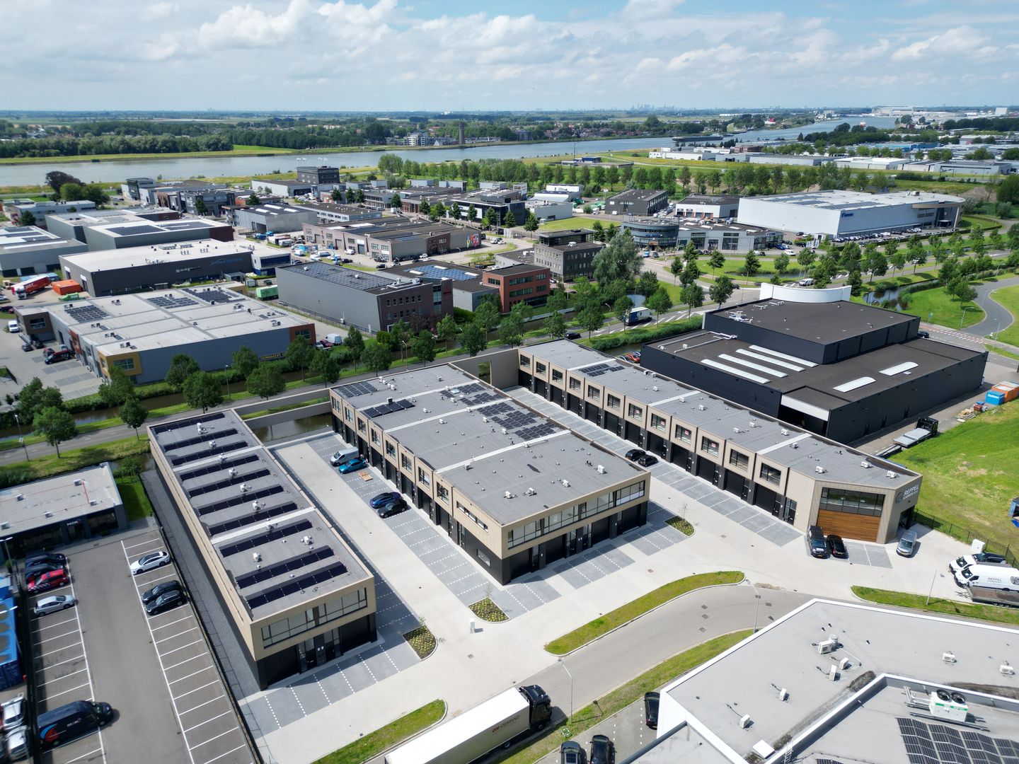 Bekijk foto 2 van Olivijn 536