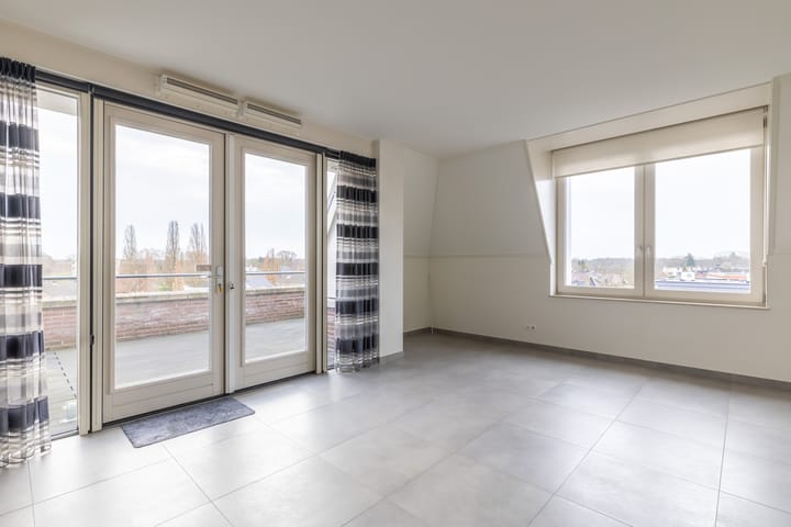 Photo 7 of Sterrebosstraat 48