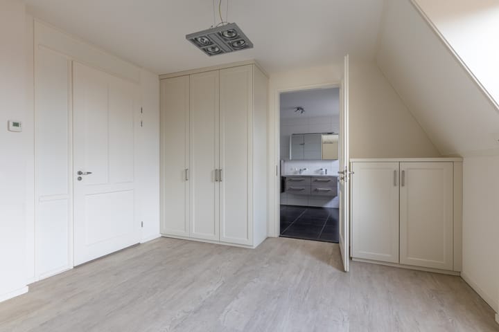 Photo 16 of Sterrebosstraat 48