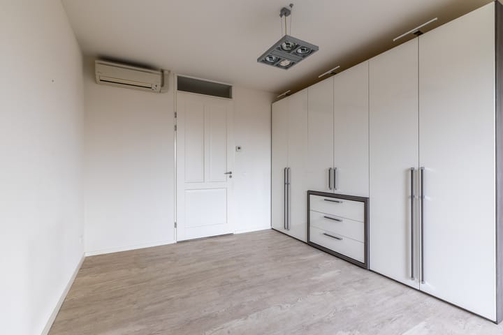 Photo 24 of Sterrebosstraat 48