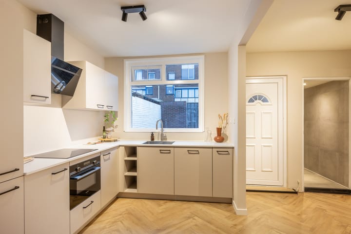 Photo 16 of Prins Hendrikstraat 20