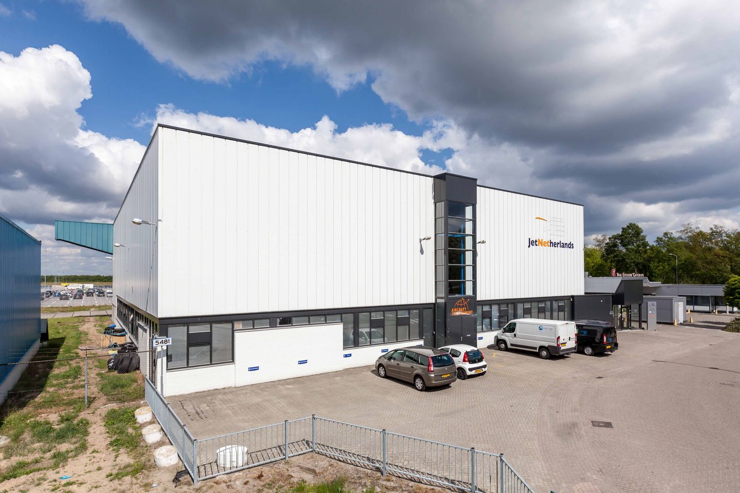 View photo 1 of Luchthavenweg 45