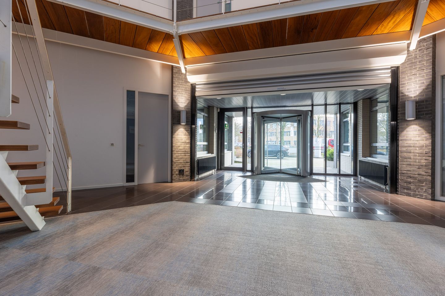 View photo 2 of Gooimeer 8