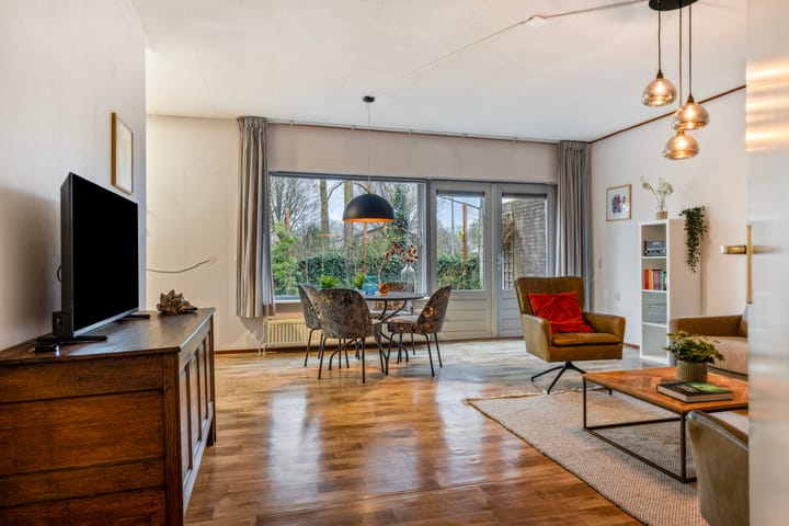 Foto 9 van Van Limburg Stirumstraat 3