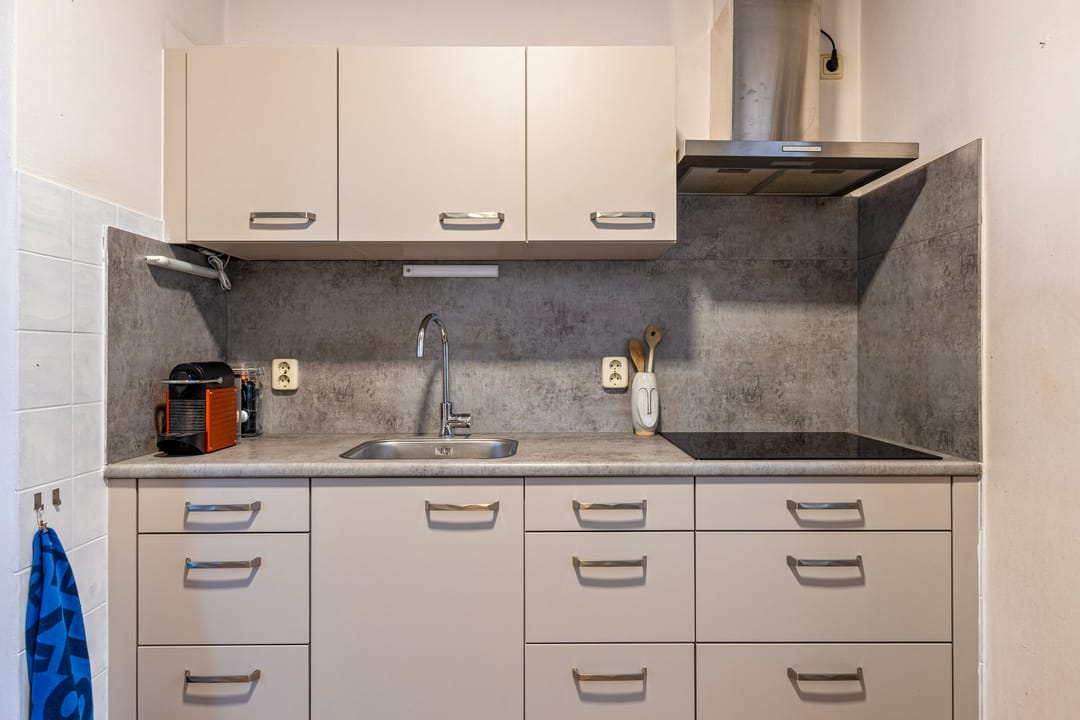 Foto 13 van Van Limburg Stirumstraat 3