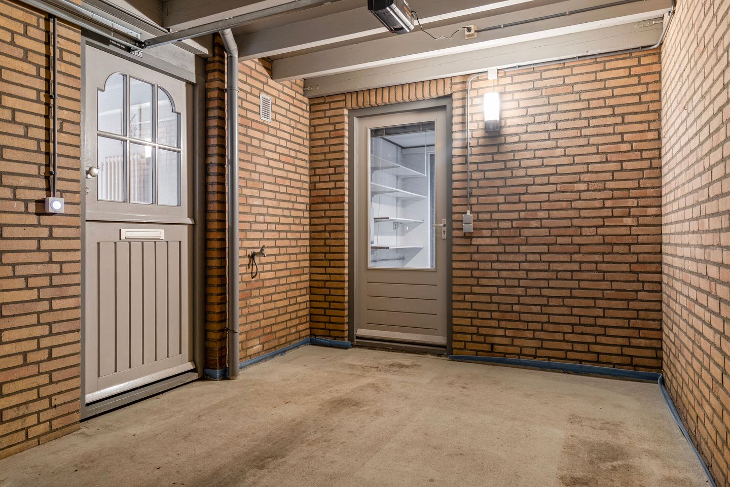 Foto 20 van Van Limburg Stirumstraat 3