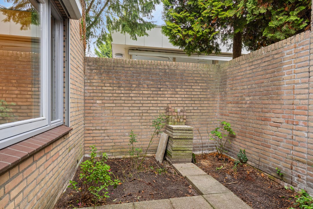 Foto 22 van Van Limburg Stirumstraat 3