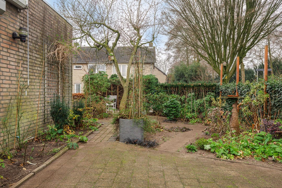 Foto 23 van Van Limburg Stirumstraat 3