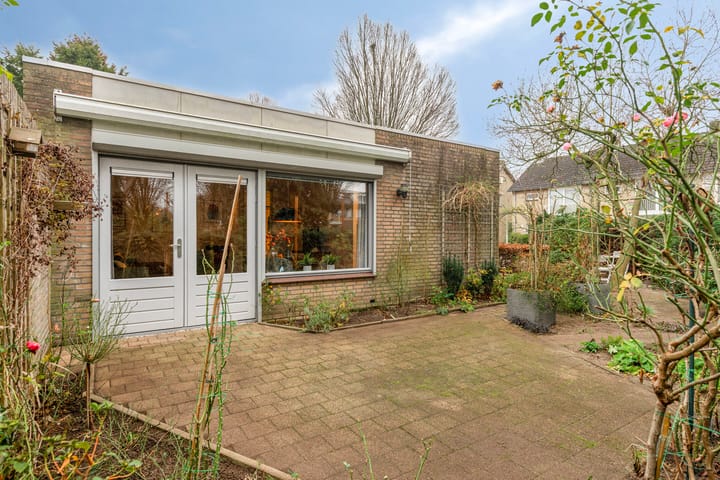 Foto 24 van Van Limburg Stirumstraat 3