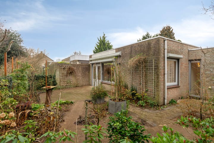 Foto 27 van Van Limburg Stirumstraat 3