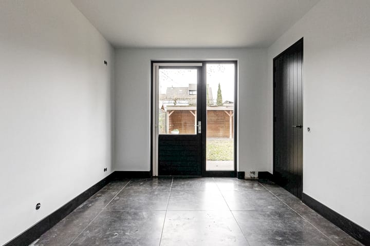 Foto 23 van Zwembadweg 8