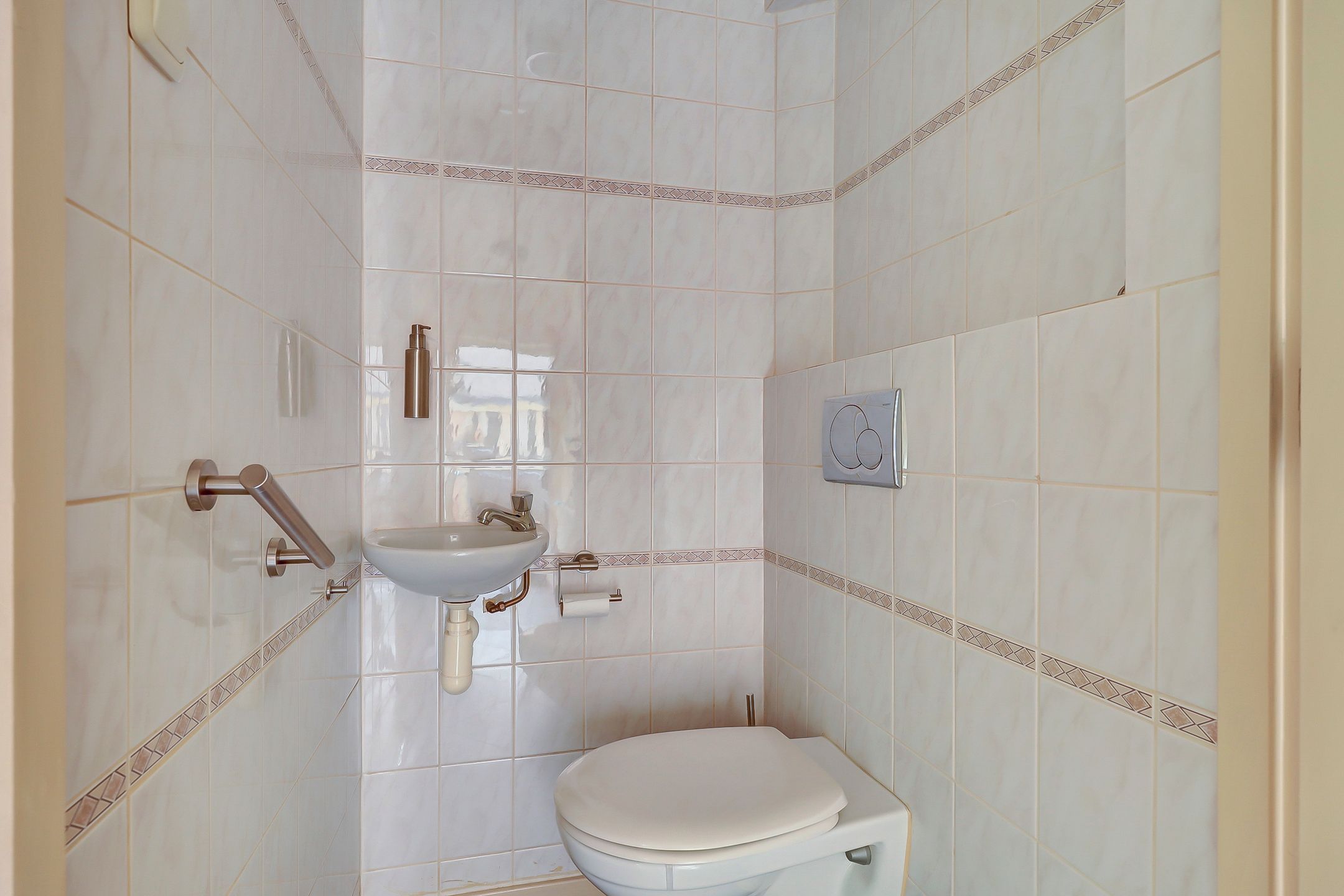 Photo 21 of Heumenseweg 11