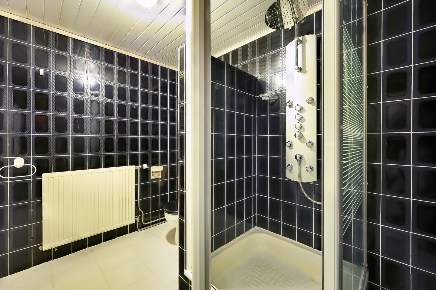 Photo 29 of Heumenseweg 11