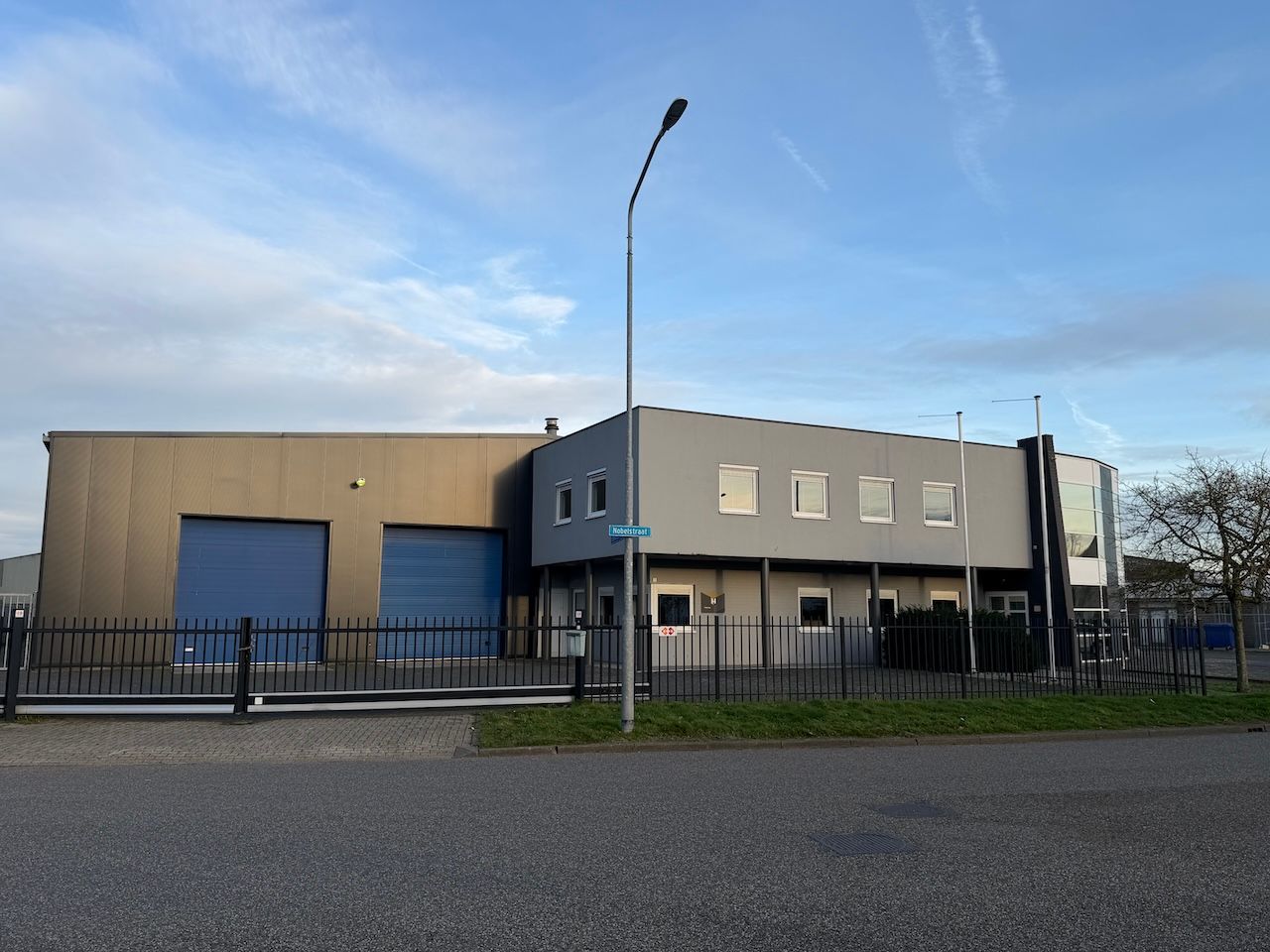 Bekijk foto 3 van Nobelstraat 3