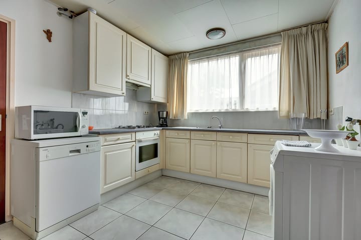 Photo 39 of Heumenseweg 11