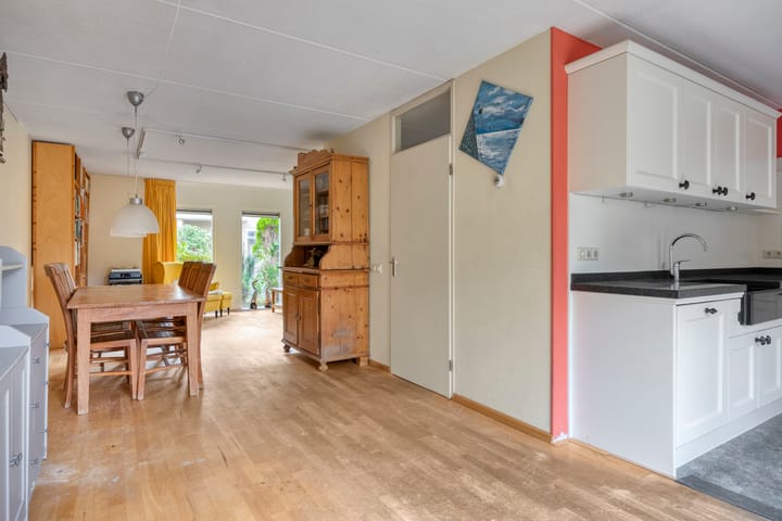 Photo 13 of Van Lidth de Jeudelaan 17